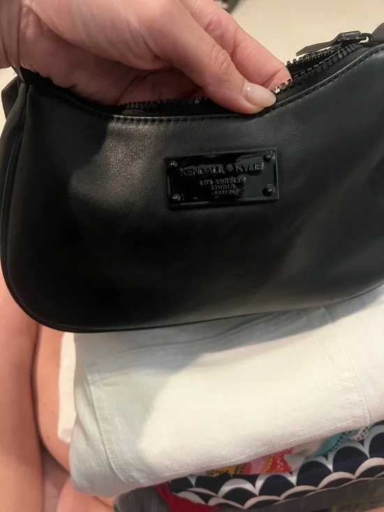 Kendall Kylie black metal accent shoulder bag wide logo strap zip closure - Picture 3 of 4